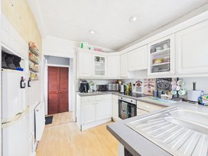 Kitchen- click for photo gallery